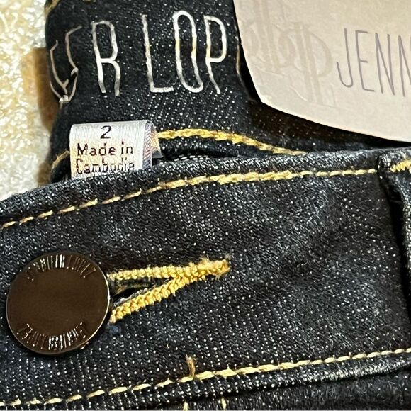 NWT Jennifer Lopez Boyfriend Mid Rise Straight Leg Jeans size 2 Stretch Denim - Picture 11 of 14